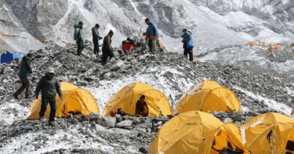 11 Turis Diselamatkan