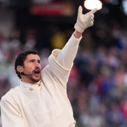 Demam Fashion Kaos Zara: Fenomena ala Bad Bunny