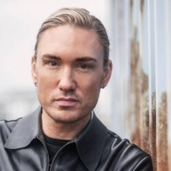 Di Balik Panggung: Keajaiban Paul McCartney