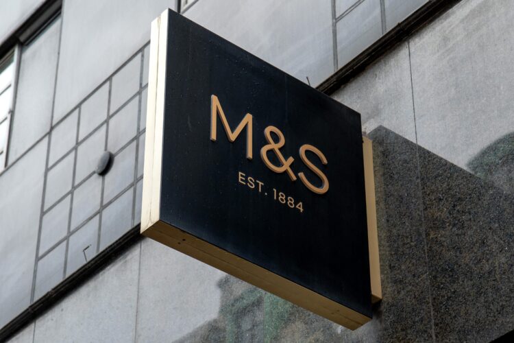 Koleksi LBD Terbaik M&S untuk Musim Panas Anda